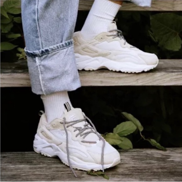 FILA Ray Tracer Chunky Sneaker Taupe white Beige neutral Tan 8.5 used - Picture 6 of 15
